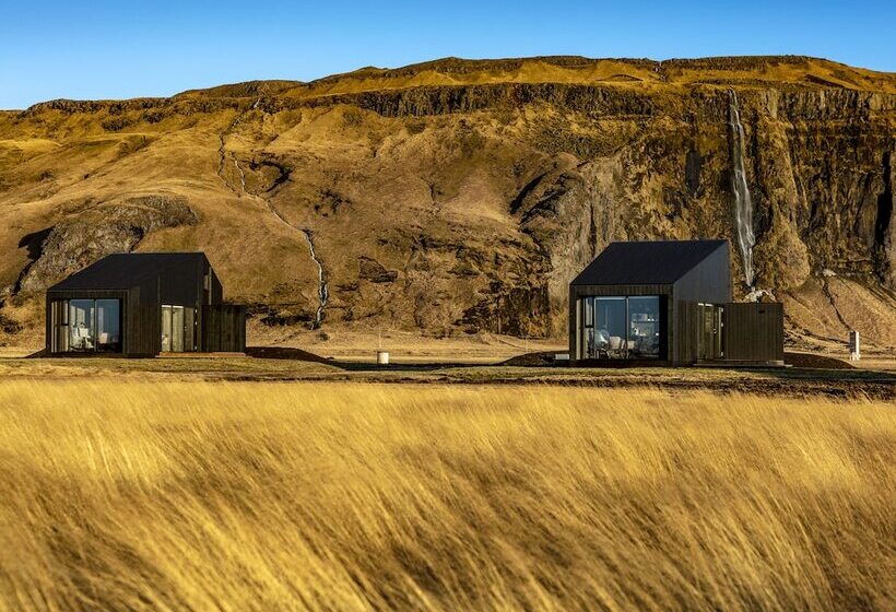 Seljalandsfoss Horizons