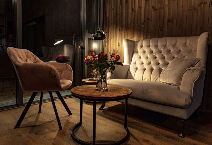 Seljalandsfoss Horizons