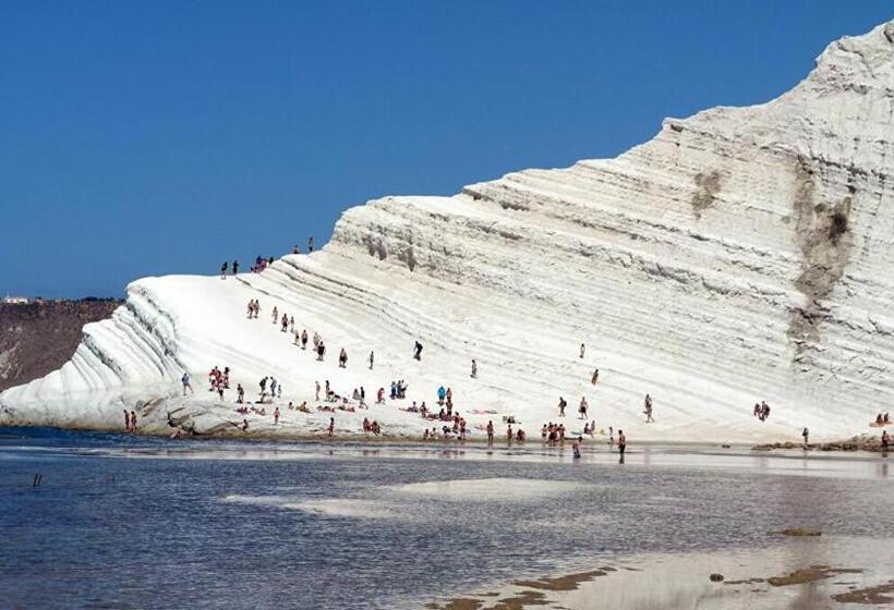 تختخواب و صبحانه Il Terrazzo Dei Templi