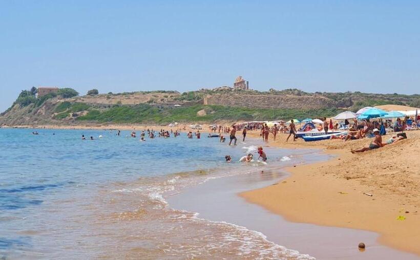 تختخواب و صبحانه Il Terrazzo Dei Templi