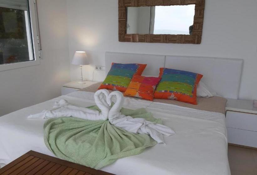 Bed & Breakfast On The Beach Denia