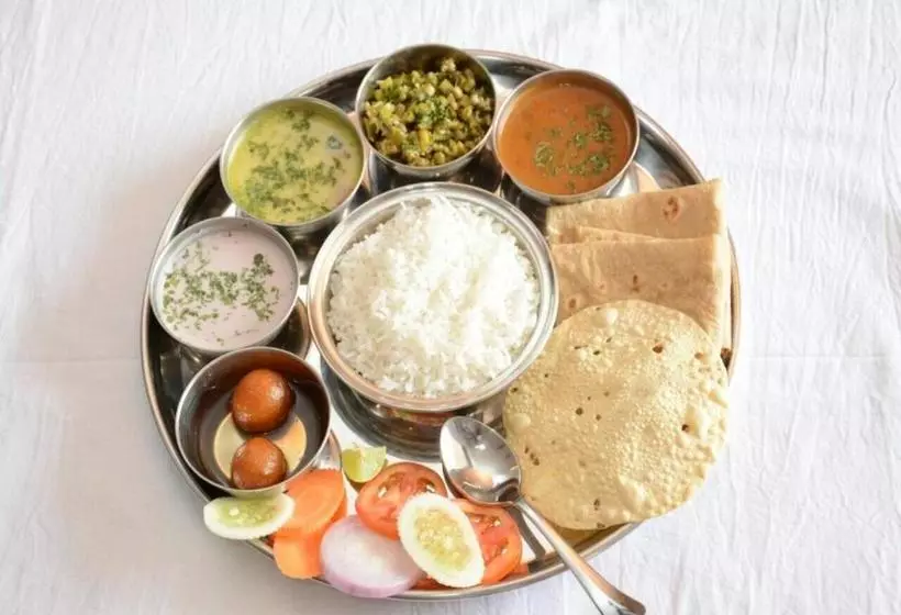 ホテル Grande Vista, Tarkarli