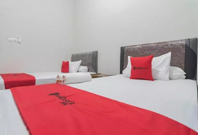 Hotelli Reddoorz Syariah Near Jalan Jakarta Samarinda