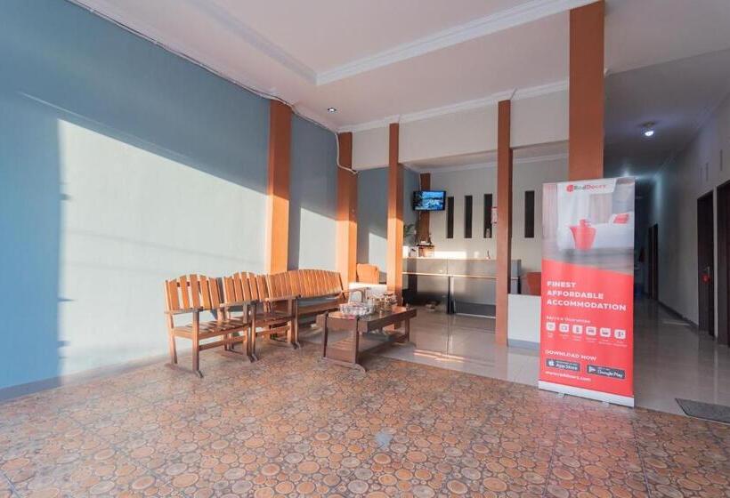 Отель Reddoorz Syariah Near Jalan Jakarta Samarinda