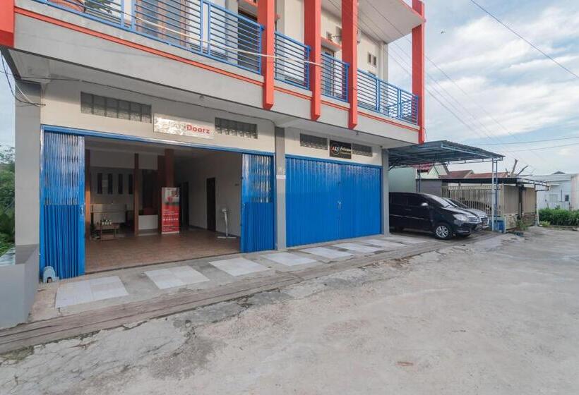 Отель Reddoorz Syariah Near Jalan Jakarta Samarinda