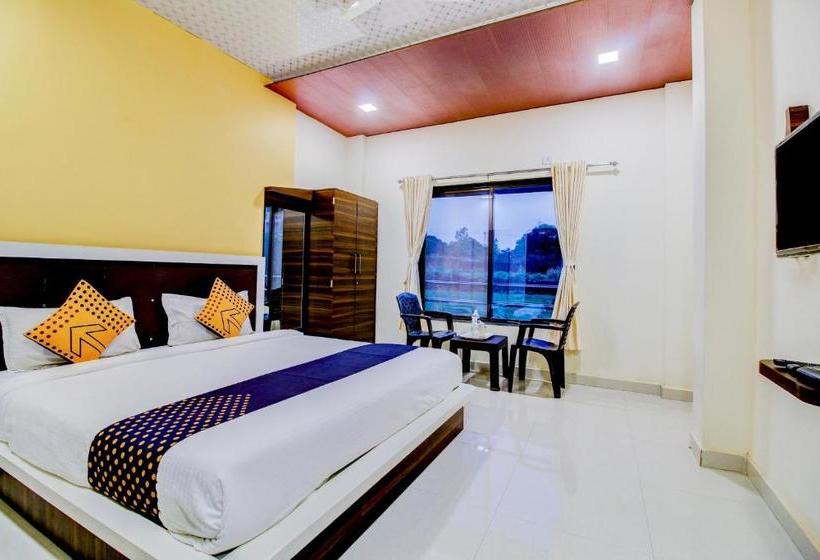 فندق Spot On 79399 Om Residency Classic