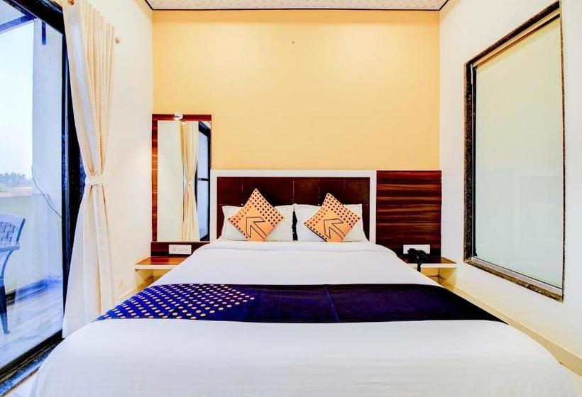 فندق Spot On 79399 Om Residency Classic