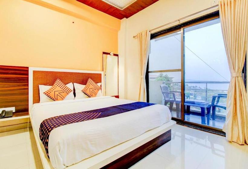 فندق Spot On 79399 Om Residency Classic