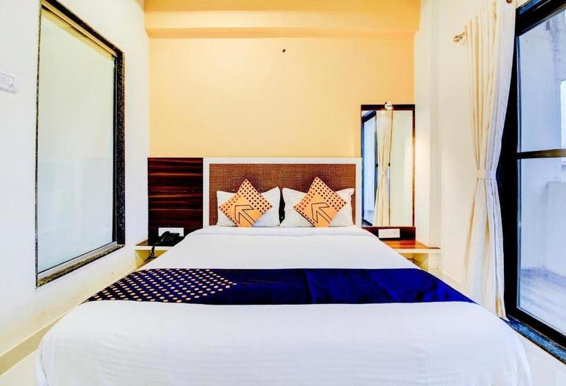 فندق Spot On 79399 Om Residency Classic