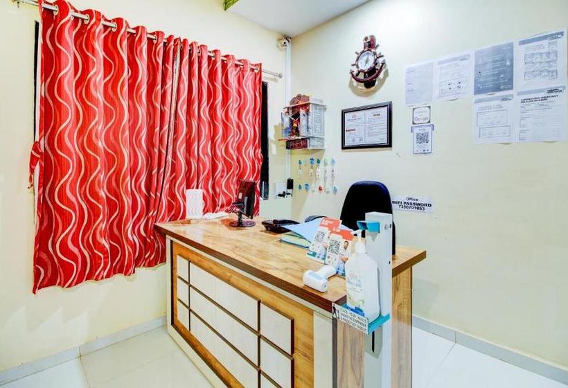 فندق Spot On 79399 Om Residency Classic