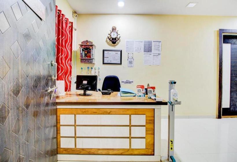 فندق Spot On 79399 Om Residency Classic