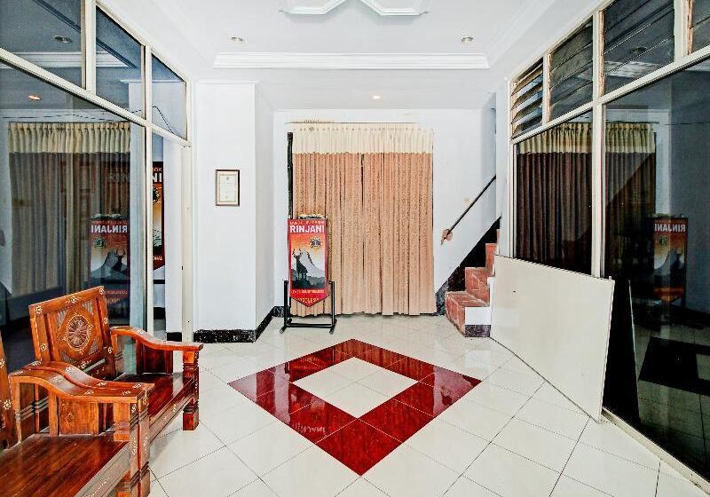 Spot On 90372 Hotel Arum Jaya