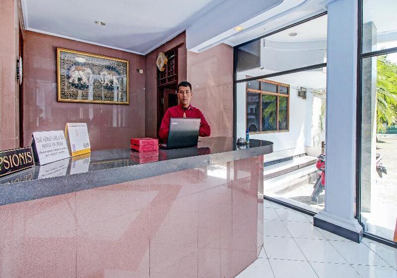 Spot On 90372 Hotel Arum Jaya