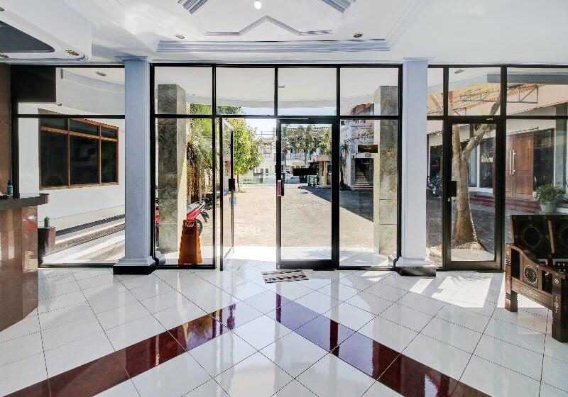 Spot On 90372 Hotel Arum Jaya