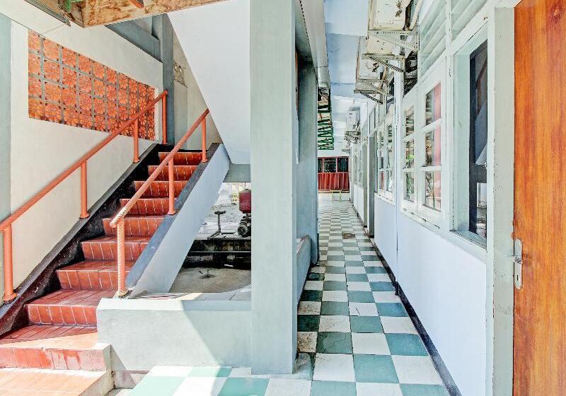 Spot On 90372 Hotel Arum Jaya