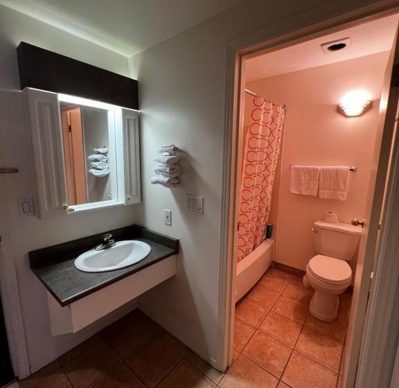 Affordable Choice Lillooet Hotel Victoria