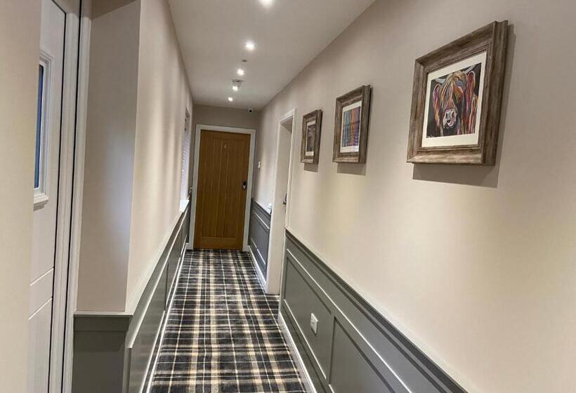 بنسيون Kirkwirral Guest House Not Self Catering