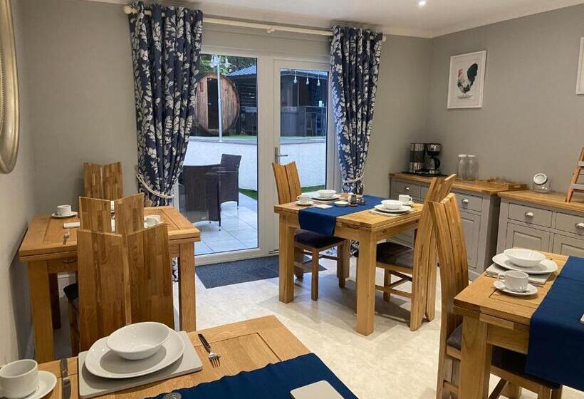 بنسيون Kirkwirral Guest House Not Self Catering