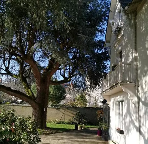 تختخواب و صبحانه Chambres D'hôtes La Maison Blanche