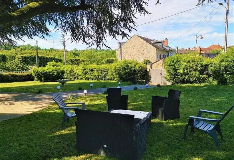 تختخواب و صبحانه Chambres D'hôtes La Maison Blanche