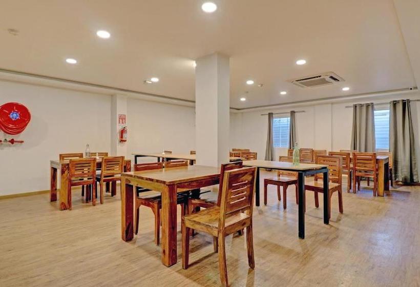 בית מלון כפרי Townhouse 1178 Royal Encore