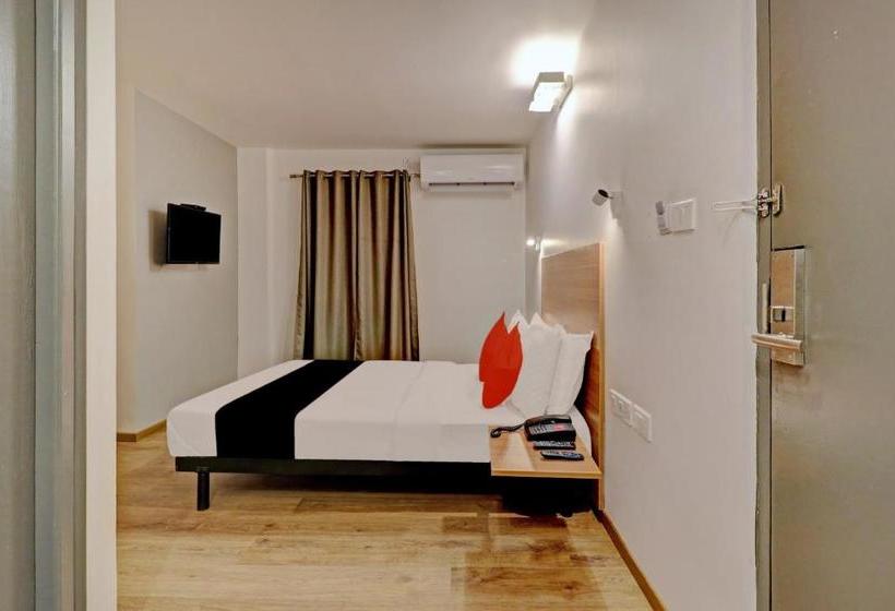 בית מלון כפרי Townhouse 1178 Royal Encore