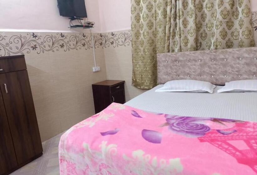 בית מלון כפרי Colva Beach Xaviers Guest House