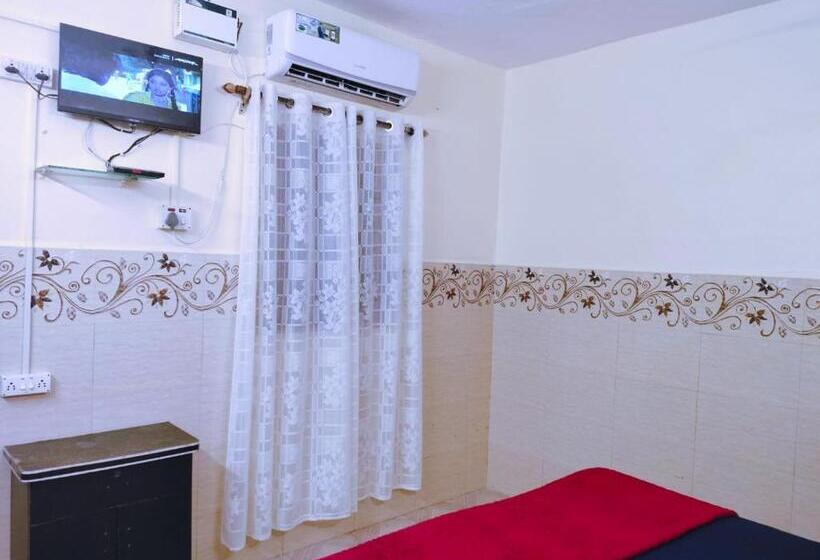 בית מלון כפרי Colva Beach Xaviers Guest House