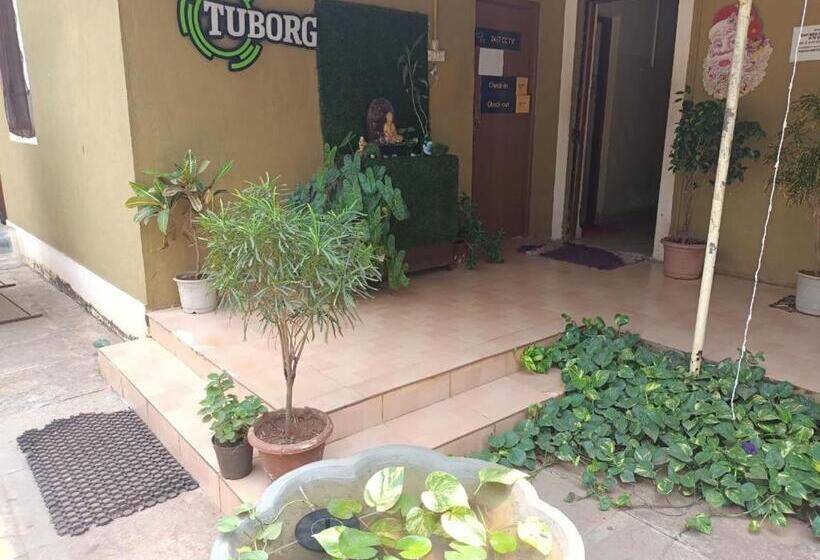 בית מלון כפרי Colva Beach Xaviers Guest House