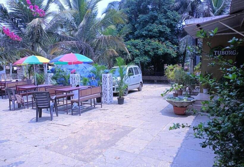 בית מלון כפרי Colva Beach Xaviers Guest House