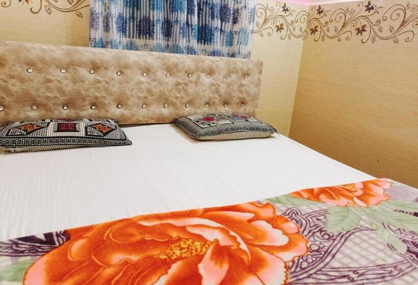 בית מלון כפרי Colva Beach Xaviers Guest House