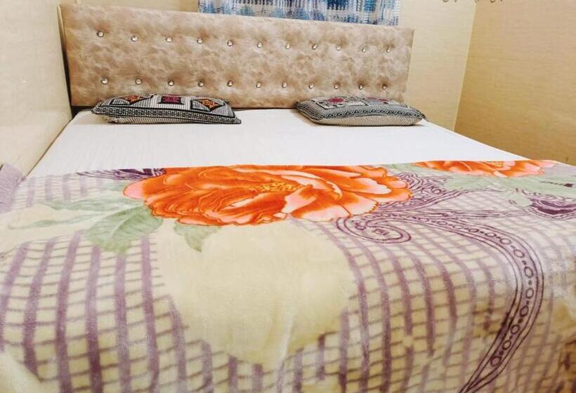 בית מלון כפרי Colva Beach Xaviers Guest House