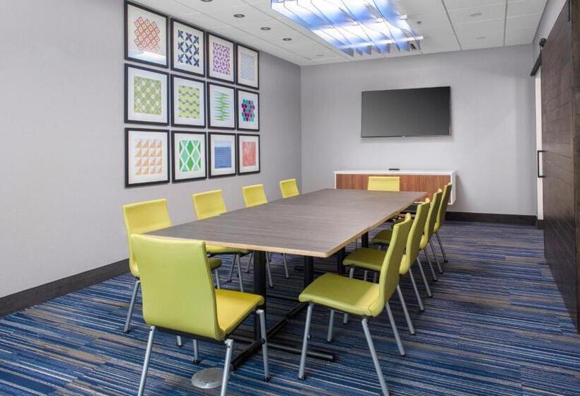 فندق Holiday Inn Express   Wells Ogunquit Kennebunk, An Ihg