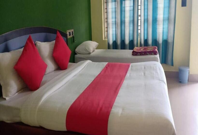 Отель Ice Berg Deluxe Lodge