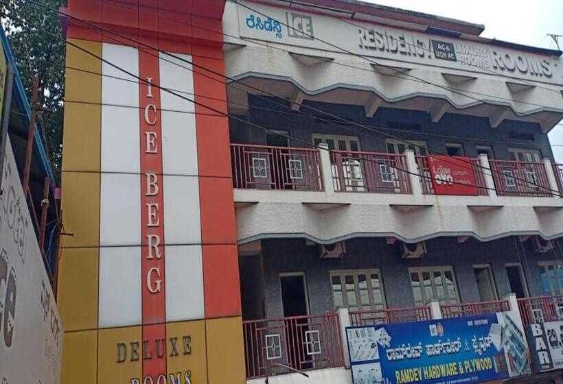 Отель Ice Berg Deluxe Lodge