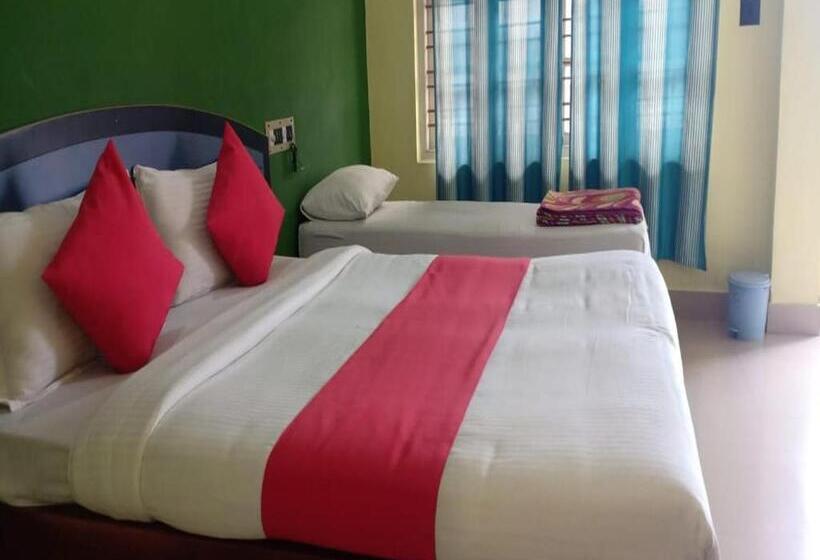 Отель Ice Berg Deluxe Lodge