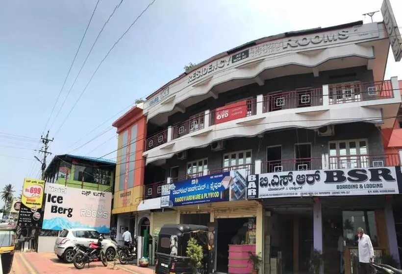 ホテル Ice Berg Deluxe Lodge