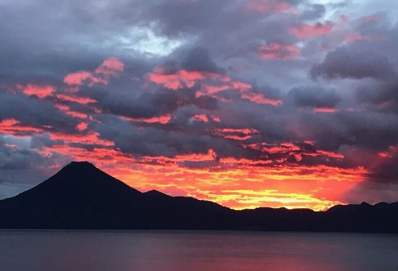 هتل Jenna S River Bed & Breakfast