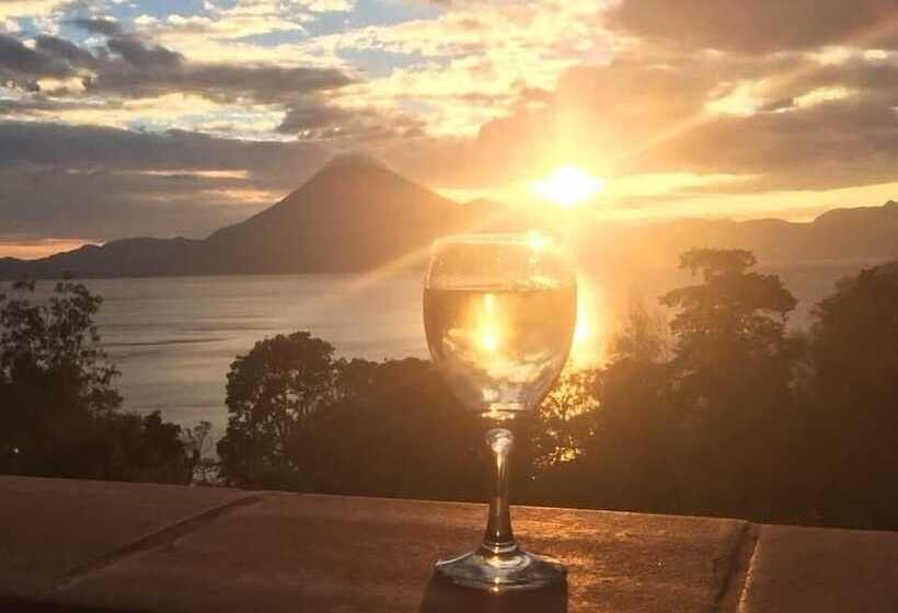 هتل Jenna S River Bed & Breakfast