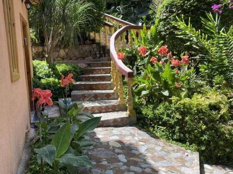 هتل Jenna S River Bed & Breakfast