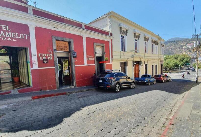 هتل Kasa Kamelot Central