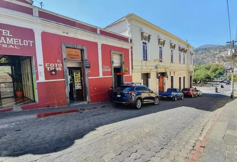 هتل Kasa Kamelot Central