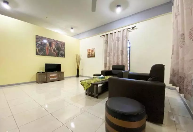 ホテル Oyo 90212 Anna Kota Apartment