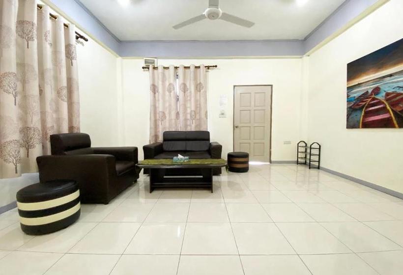 호텔 Oyo 90212 Anna Kota Apartment