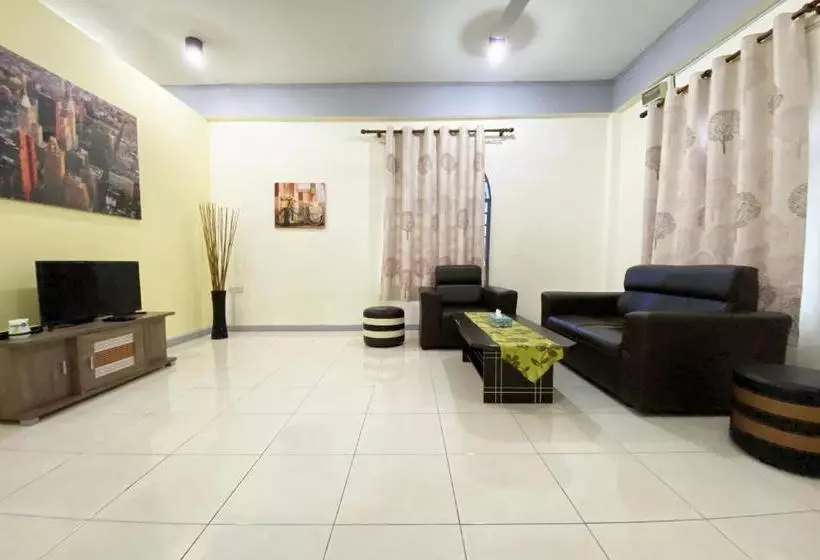 ホテル Oyo 90212 Anna Kota Apartment