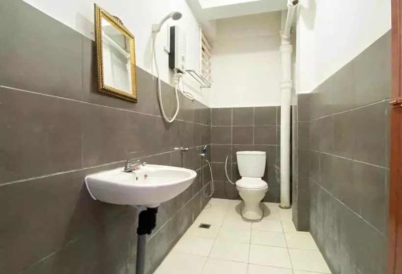 هتل Oyo 90218 Kbkb Homelystay