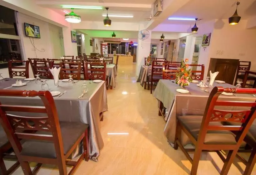 هتل Progati Inn