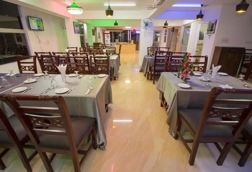 هتل Progati Inn