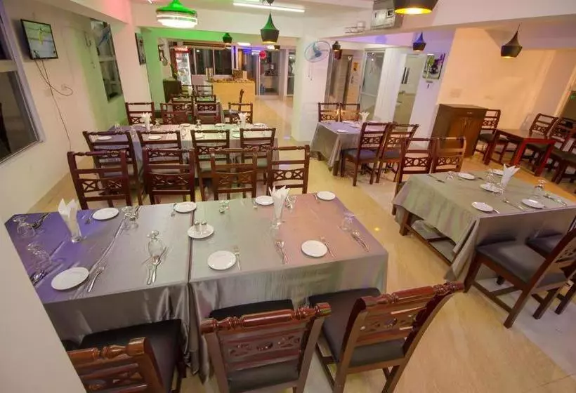 هتل Progati Inn