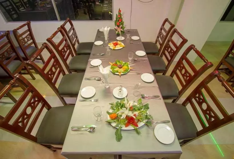 هتل Progati Inn